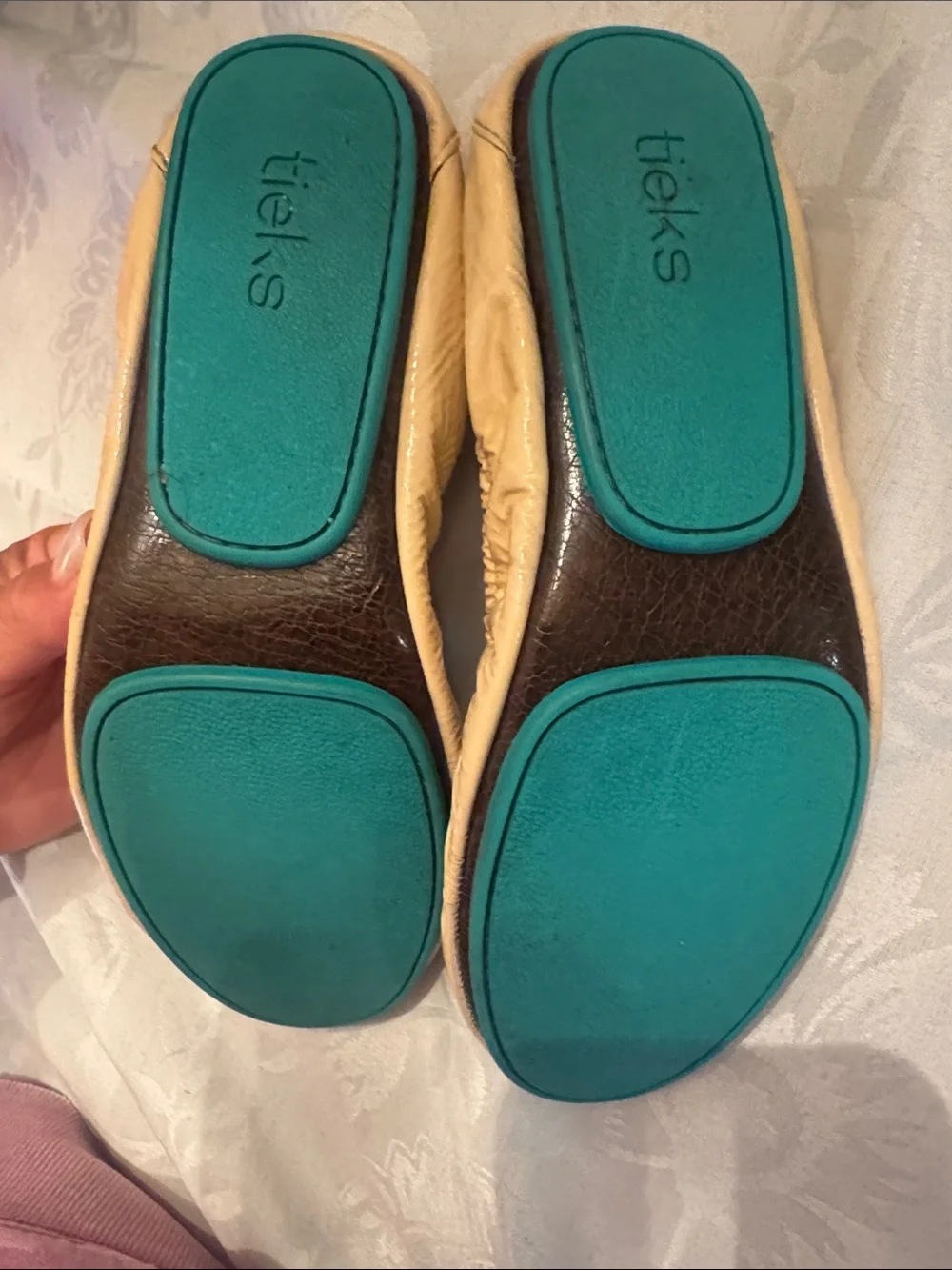 Tieks Beige patent Leather Ballet Flats - Neutral Women's Shoes size 8